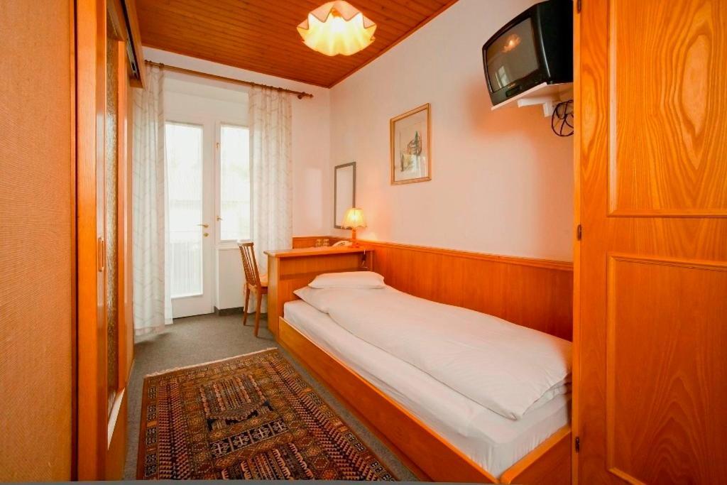 וולדן אם וורתרסי Hotel Velden Bacherlwirt חדר תמונה