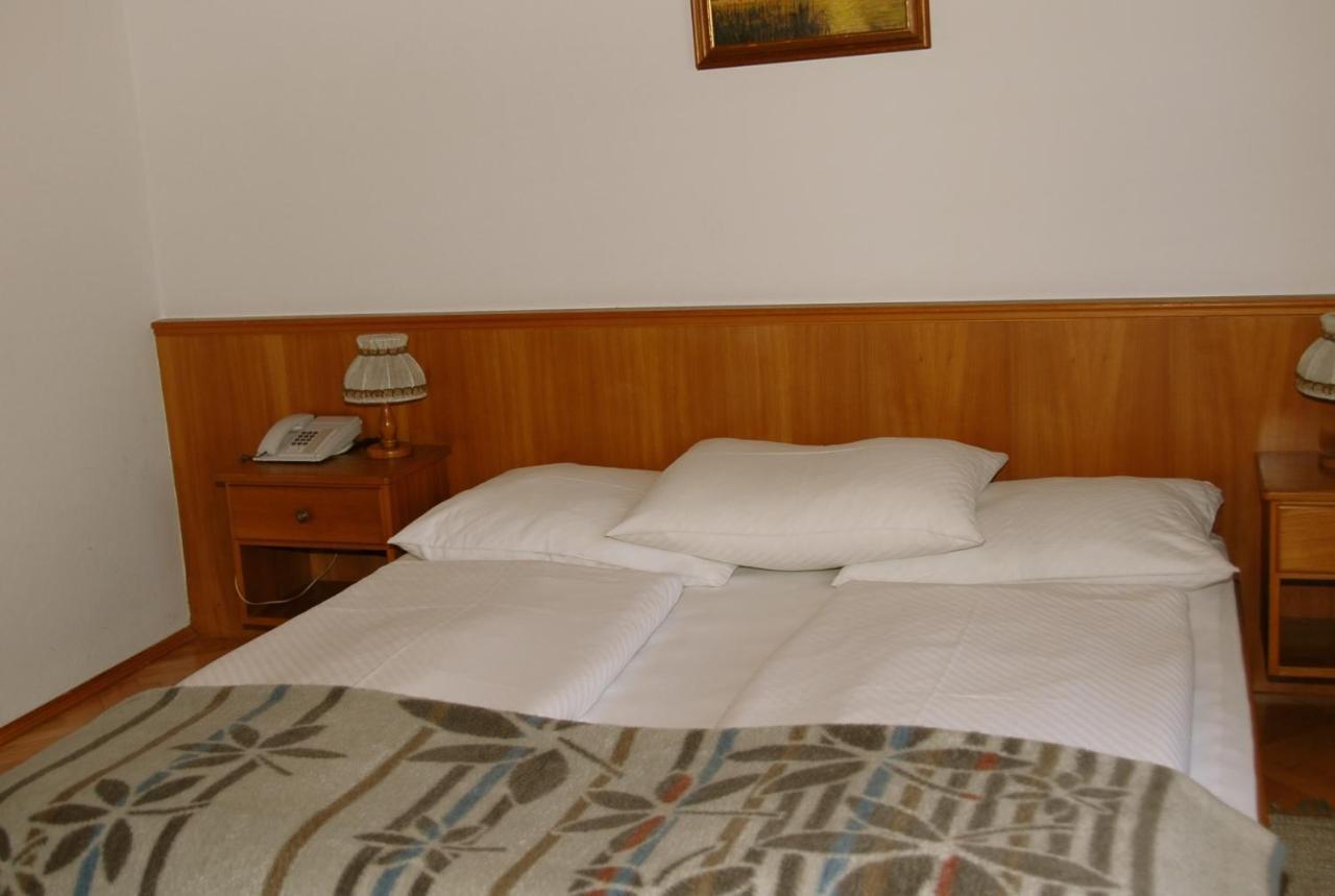 וולדן אם וורתרסי Hotel Velden Bacherlwirt חדר תמונה