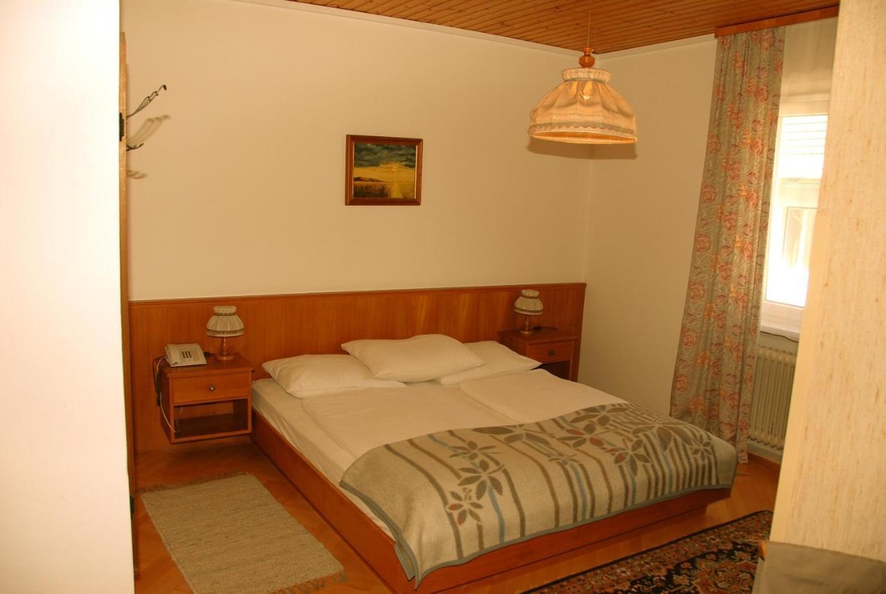 וולדן אם וורתרסי Hotel Velden Bacherlwirt חדר תמונה